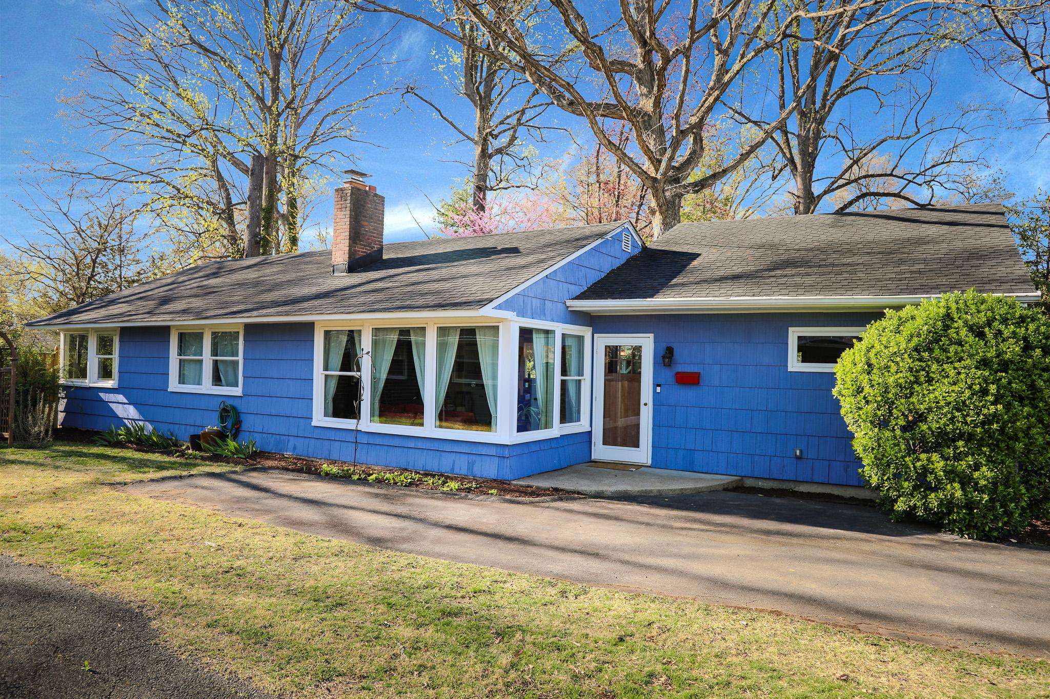 3134 Manor Rd Falls Church, VA 22042
