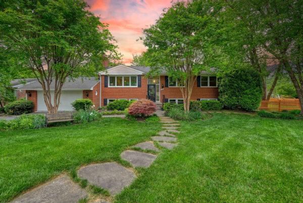 6511 Engel Dr McLean, VA 22101