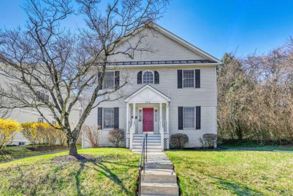 2016 N. Greenbrier St. Arlington VA 22205